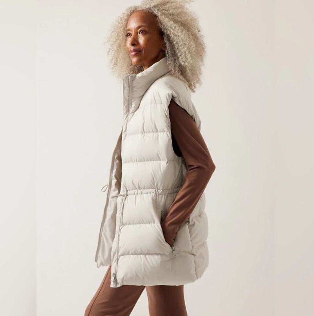 Athleta Cascade Down Vest Abalone Medium Puffer Quilted Athletic Athleisure